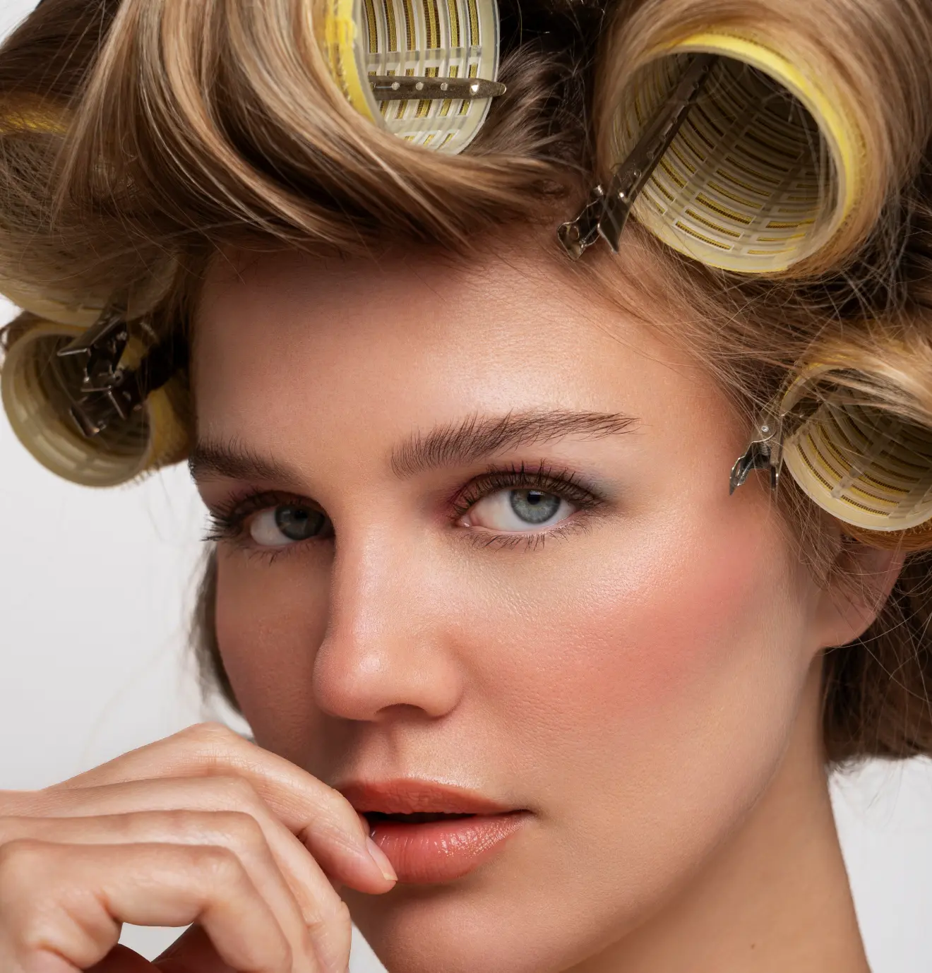 Beauty professionals providing services in Los Angeles